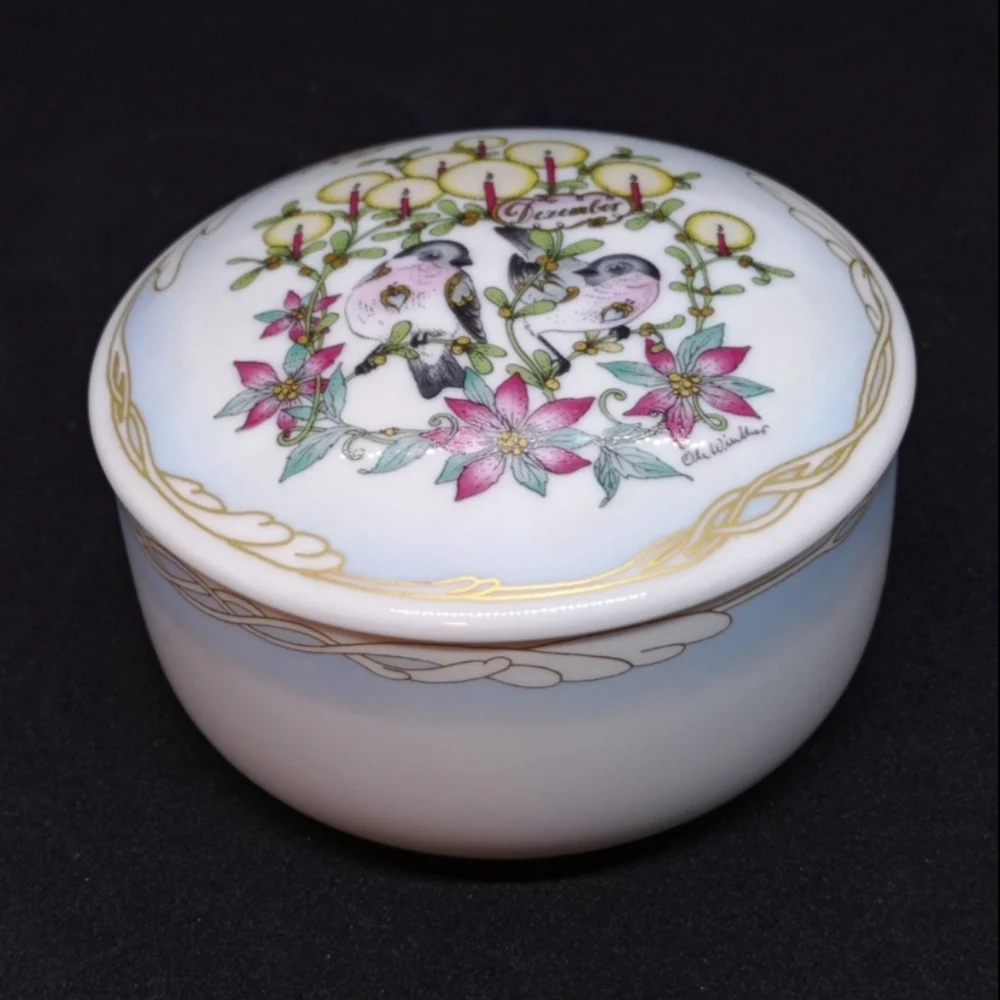 Vintage Hutschenreuther Ole Winther December Porcelain Trinket Box Motif 201-212